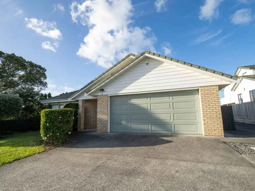 North Brisbane house with paved driveway